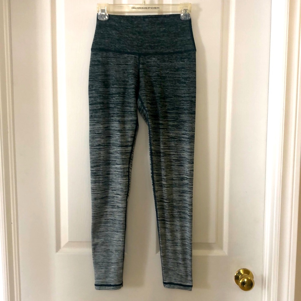 Arie Chill Play Move forest green/grey ombre Leggings Size Small Just Gorgeous